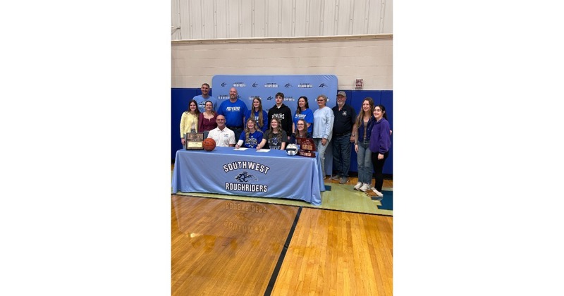 Anikka and Kyra Nelms of Southwest Sign Letters of Intent