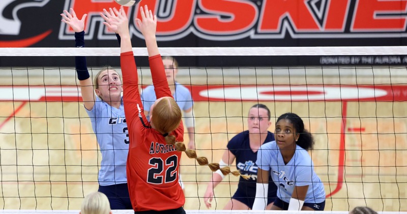 Aurora Sweeps GICC Volleyball Monday 