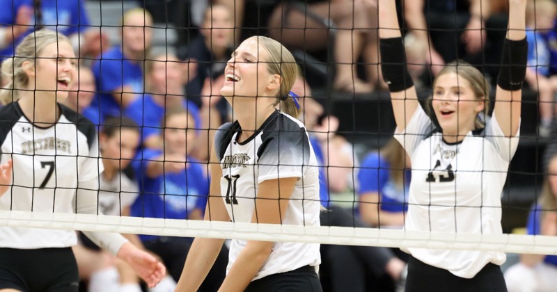 Northwest Volleyball Sweeps Crete 