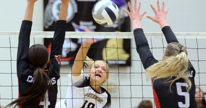 Northwest Volleyball Sweeps Crete 